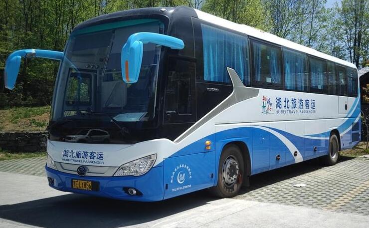 大巴车 47座