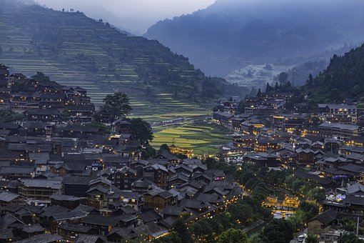 贵州黄果树大瀑布荔波小七孔西江苗寨天河潭大双卧7日旅游