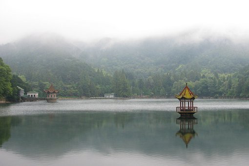 婺源篁岭晒秋鸳鸯湖景德镇二日游